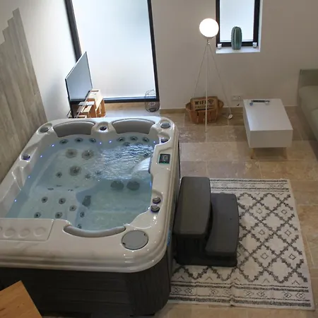 Les Secrets De L'Isle Apartment Room photo