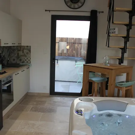 Les Secrets De L'Isle Apartment Room photo