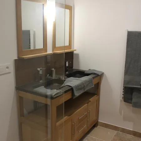 Les Secrets De L'Isle Apartment Room photo